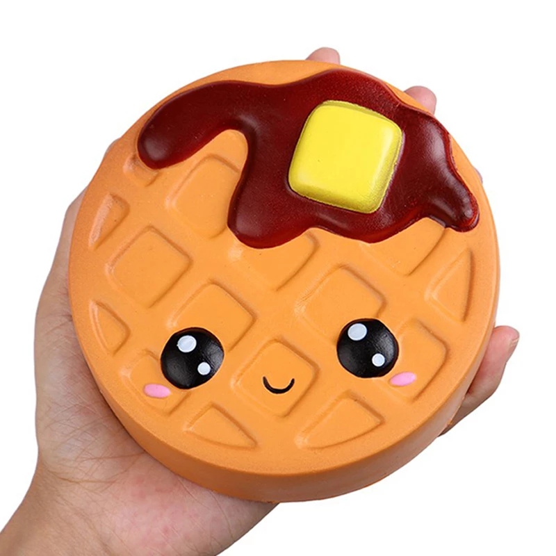 Food Grocery Snacks - ของเล่นบีบสควิชชี่รูปเค้กช็อกโกแลตจัมโบ้ กลิ่นครีม บีบแล้วคืนรูปช้า ทำจาก PU เนื้อนุ่ม